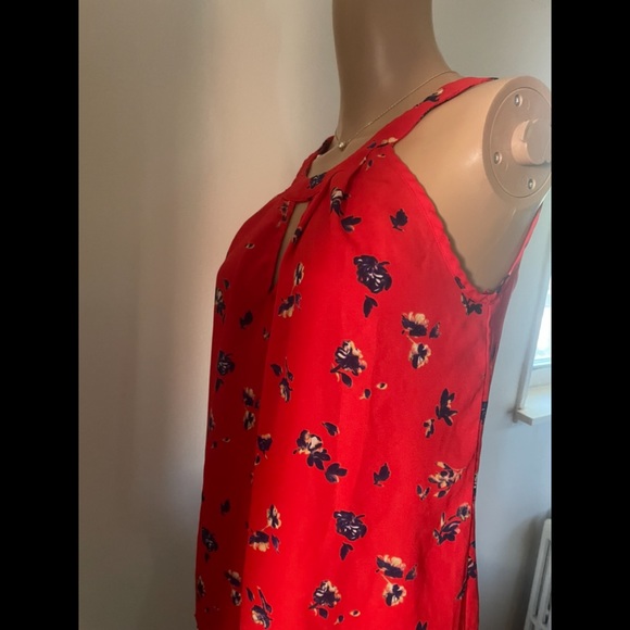 Red top with blue details - Picture 5 of 15